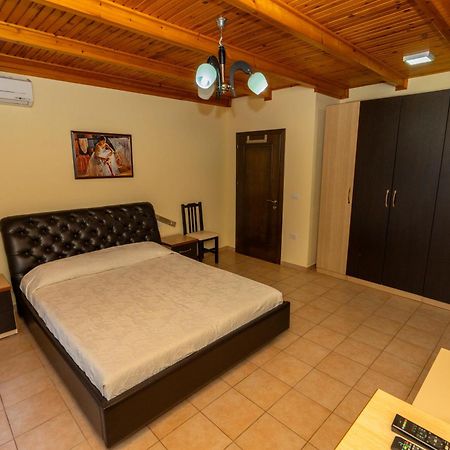 Hotel Albania Веліпоя Екстер'єр фото