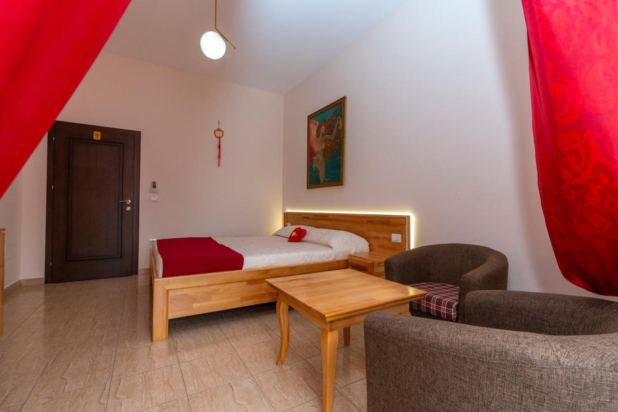 Hotel Albania Веліпоя Екстер'єр фото