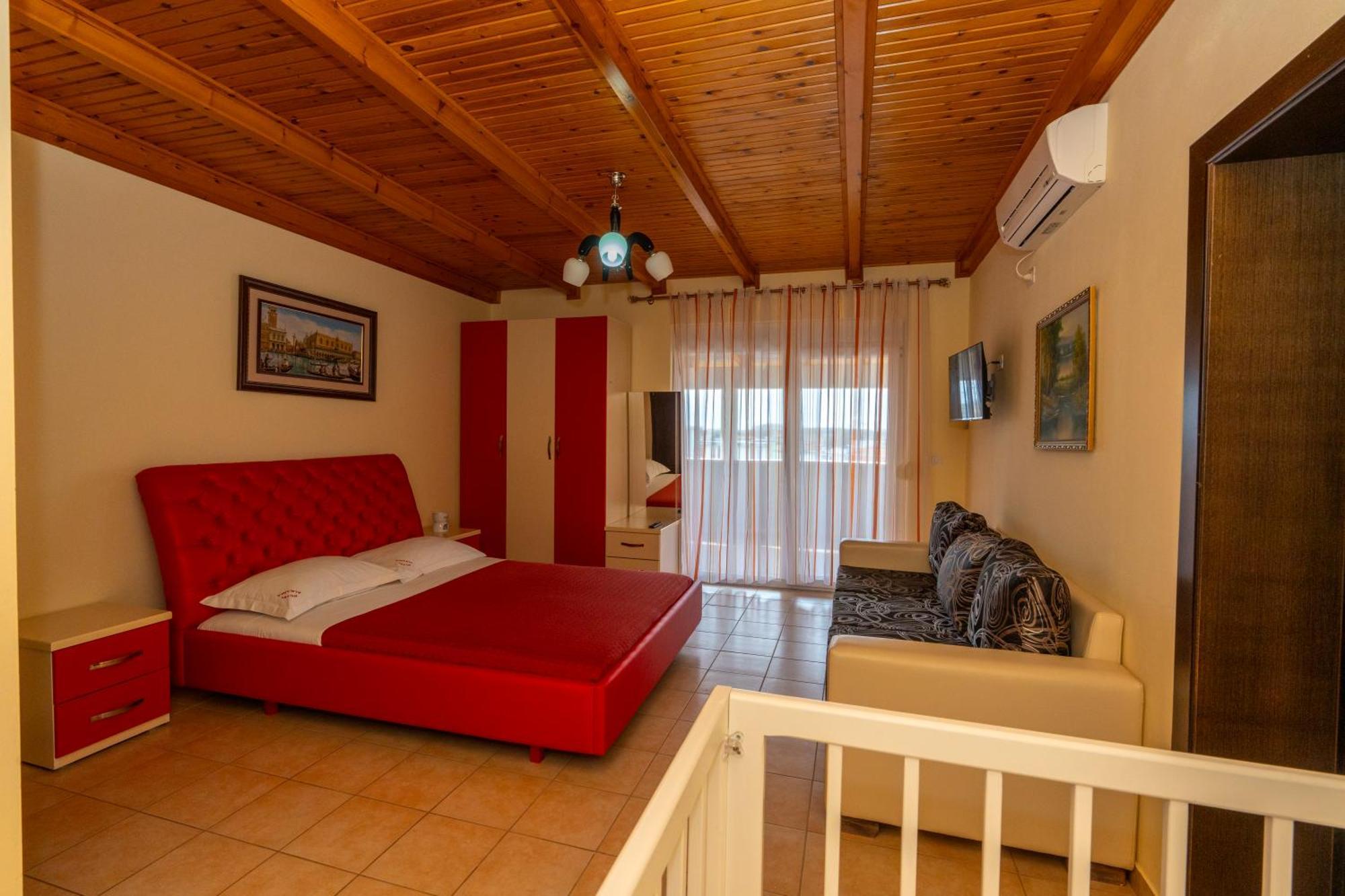 Hotel Albania Веліпоя Екстер'єр фото