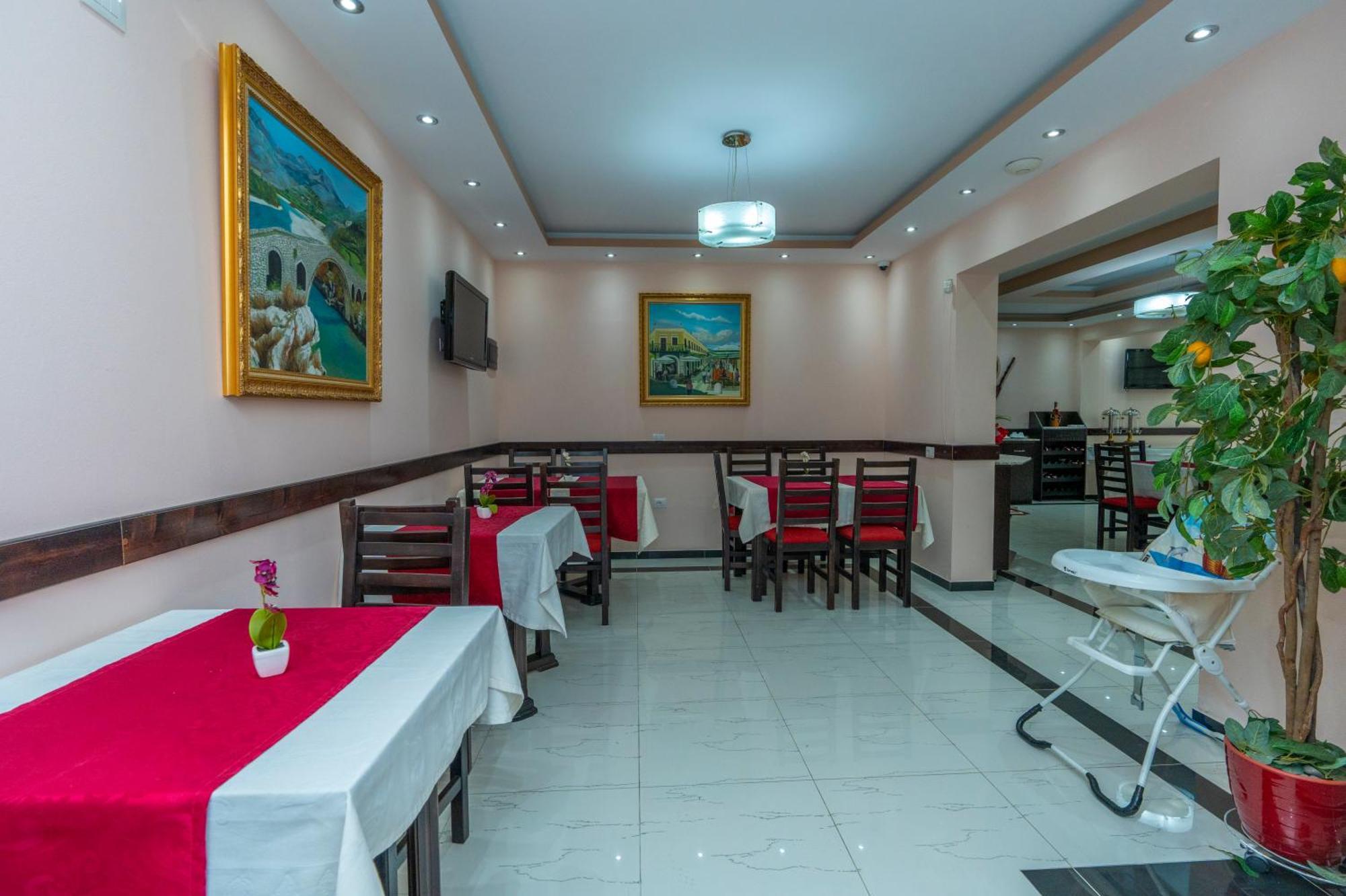 Hotel Albania Веліпоя Екстер'єр фото