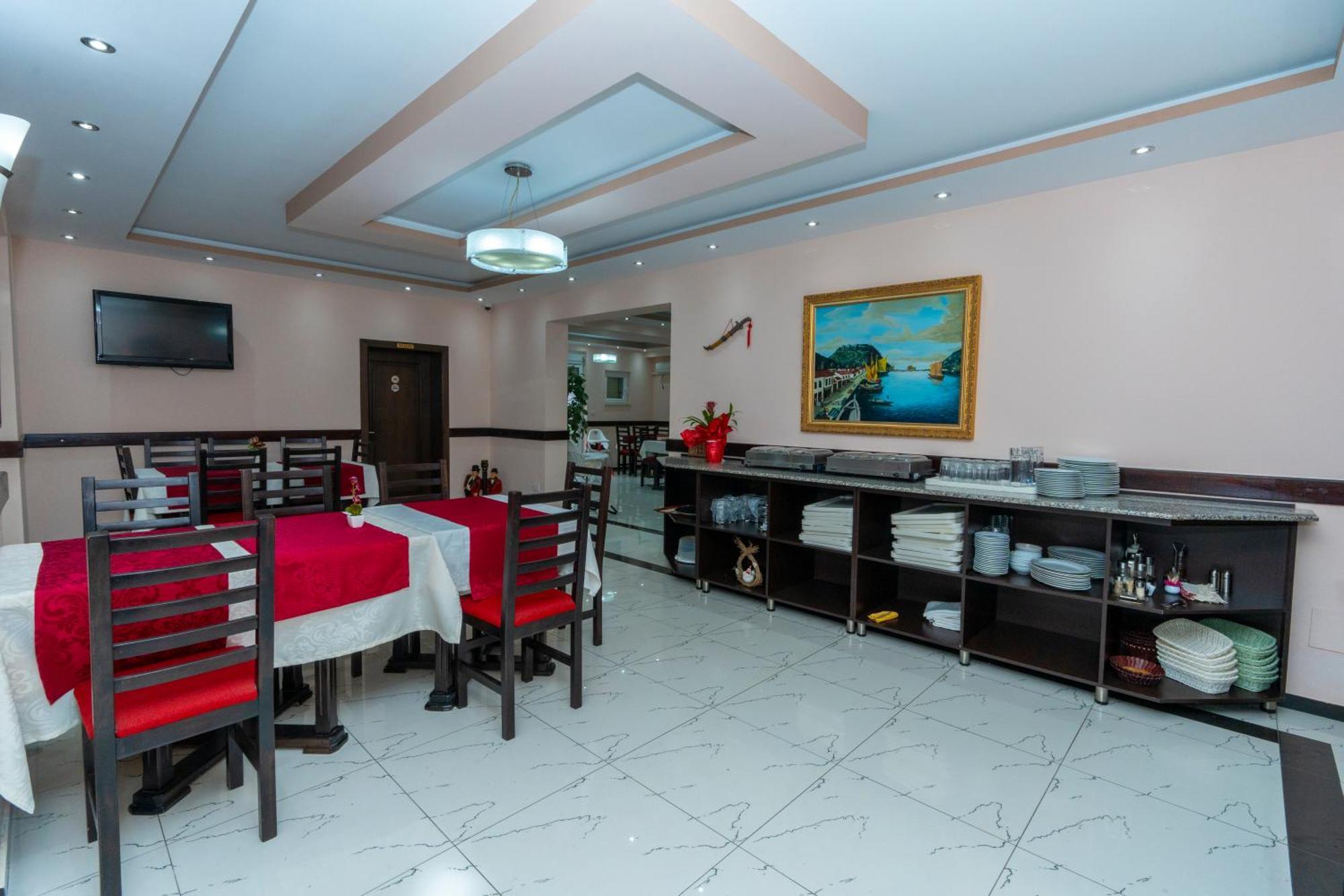 Hotel Albania Веліпоя Екстер'єр фото