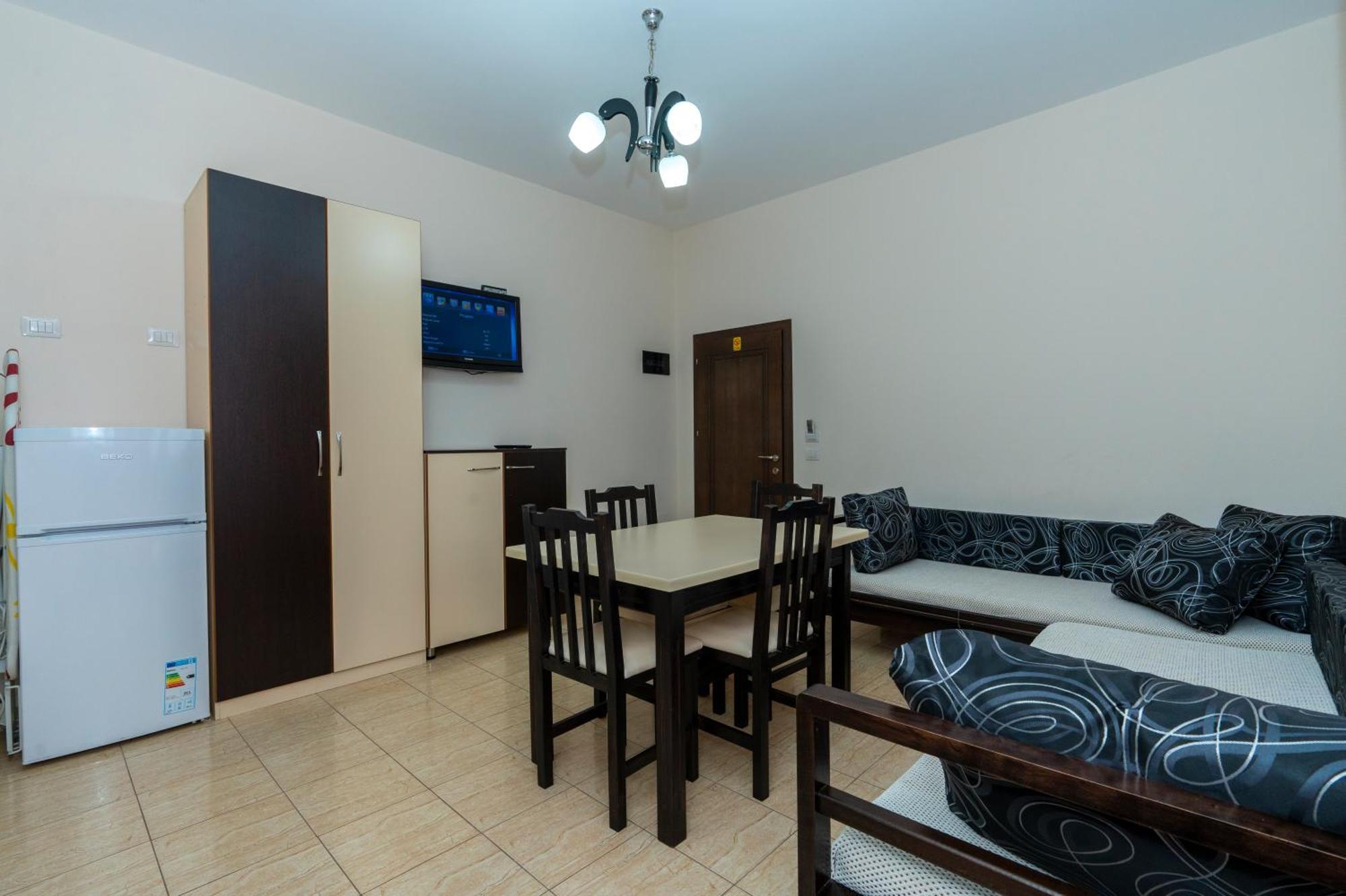 Hotel Albania Веліпоя Екстер'єр фото
