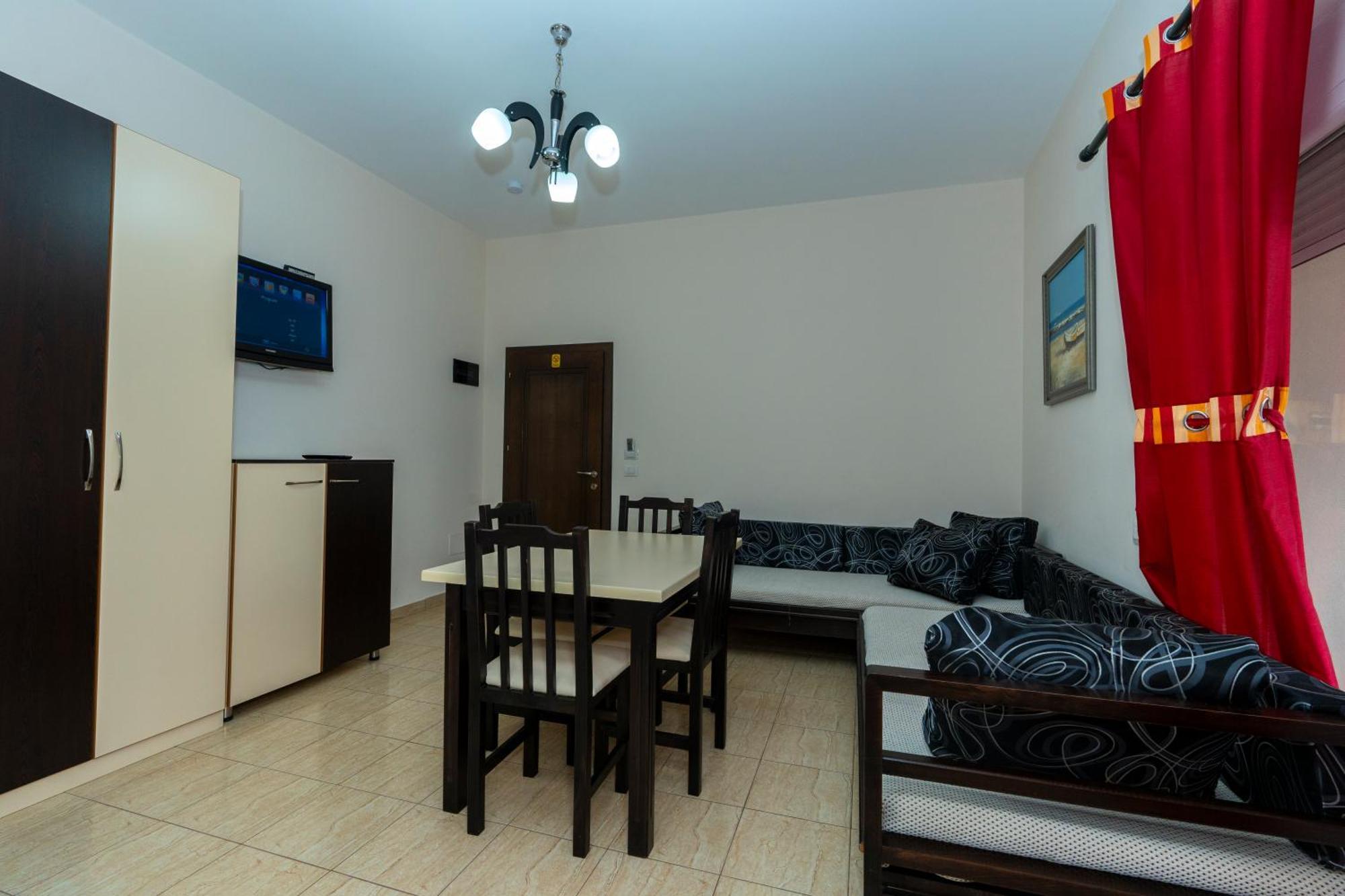 Hotel Albania Веліпоя Екстер'єр фото