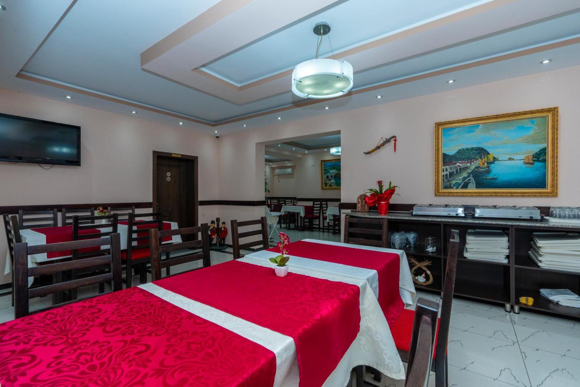 Hotel Albania Веліпоя Екстер'єр фото
